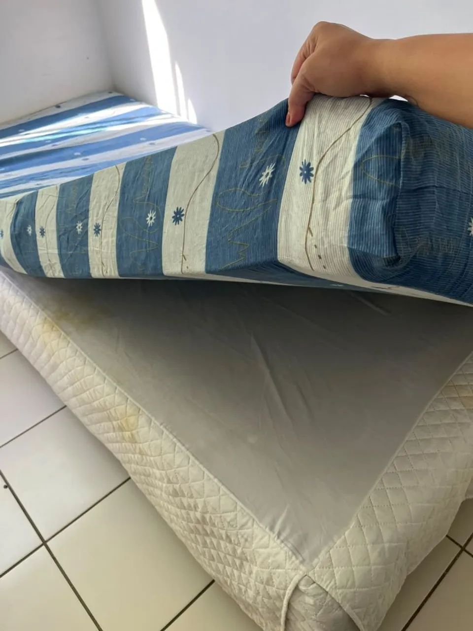 Vendo Cama Box com colchão (Ou separados se quiser)