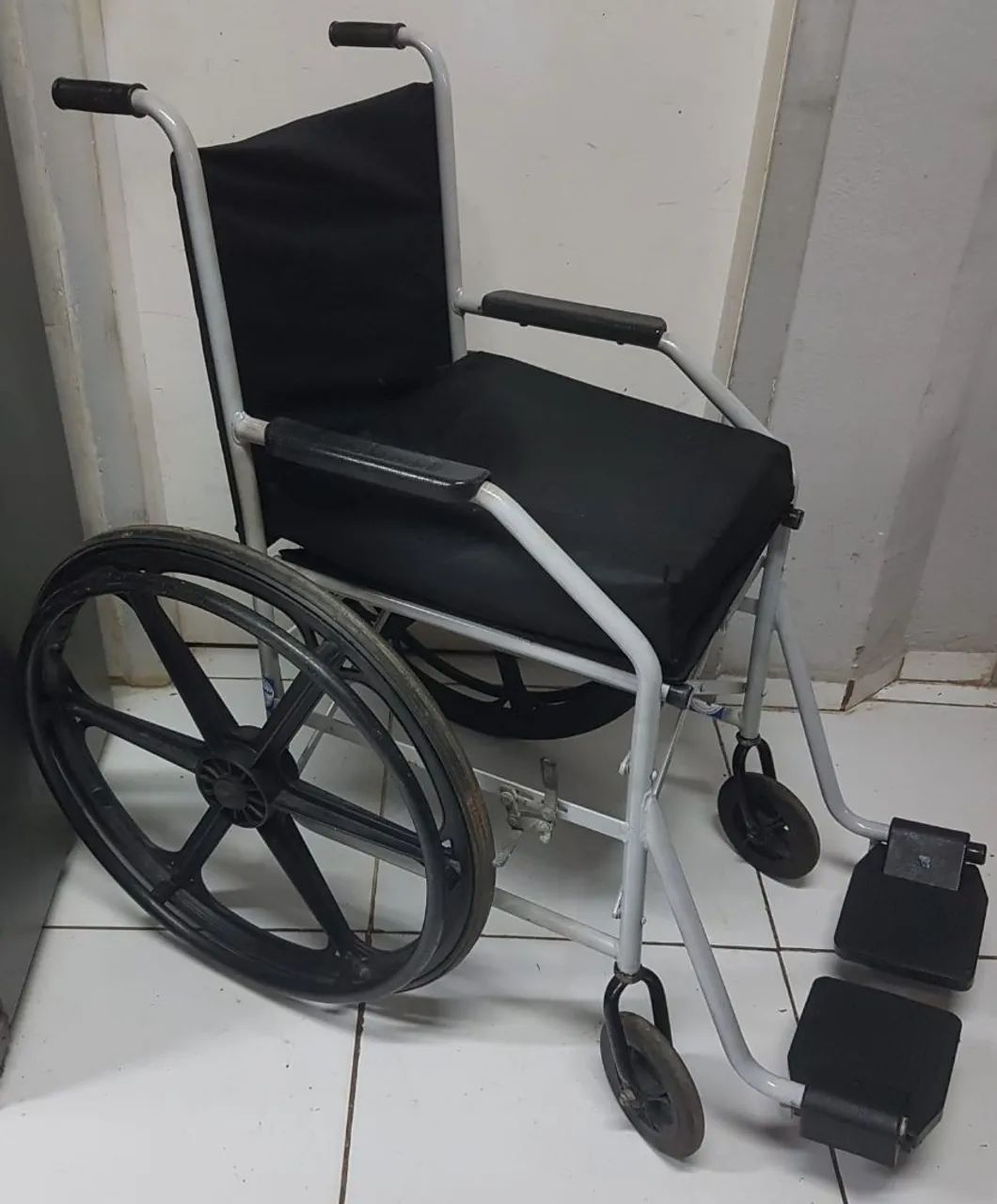 Cadeira de Rodas Pronta Entrega Loja Com Diversos Modelos - Entregamos a domicílio  - Foto 4