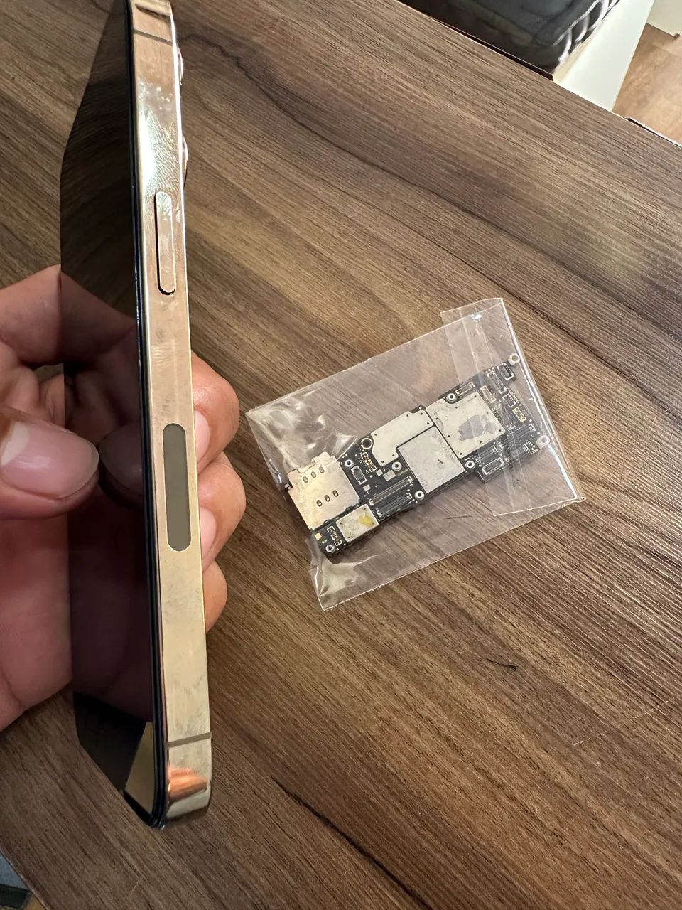 iPhone 13 Pro ( Placa estragou ) - Foto 2