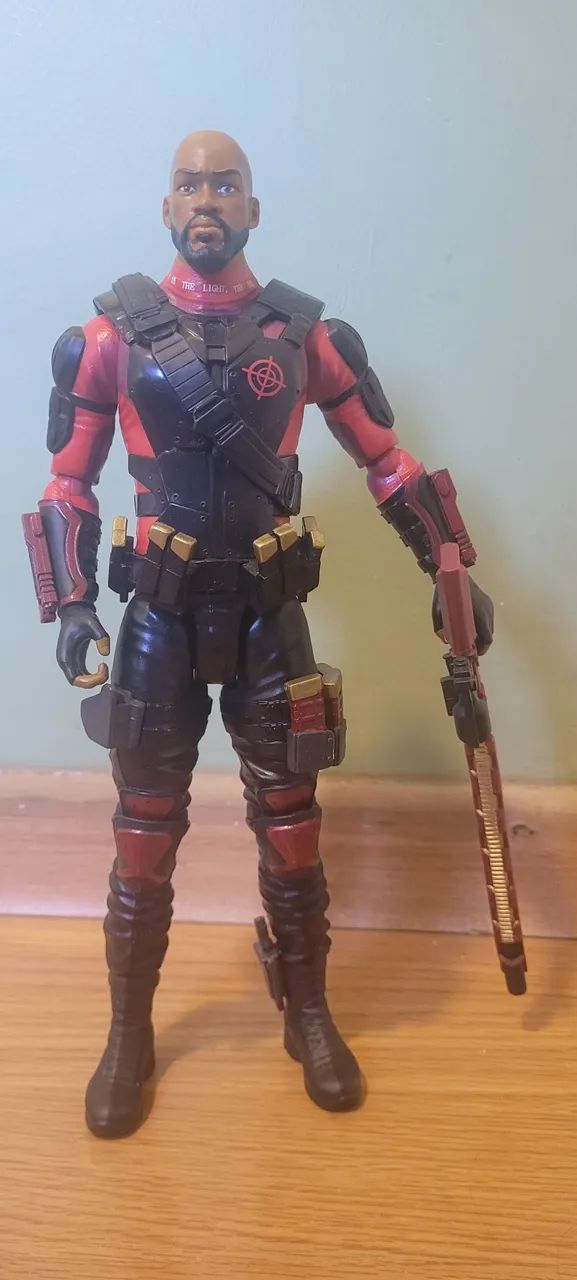 Boneco Pistoleiro DC - Esqu. Suicida - 30 CM
