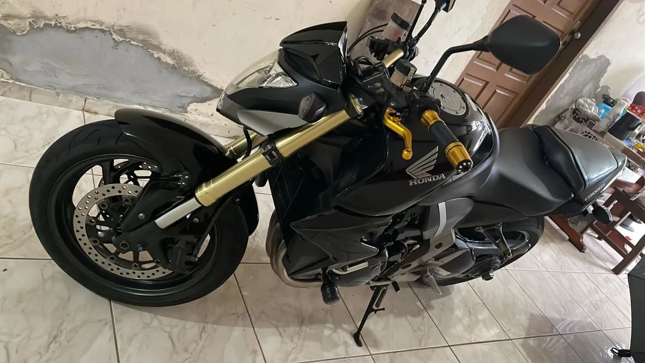 HONDA CB 1000R 18 MIL KM IPVA PAGO AC TROCA  - Foto 4