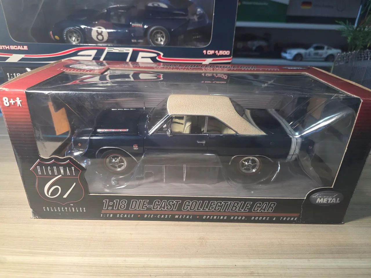 Miniatura 1:18 dodge dart 1968 gts azul c creme raro novo