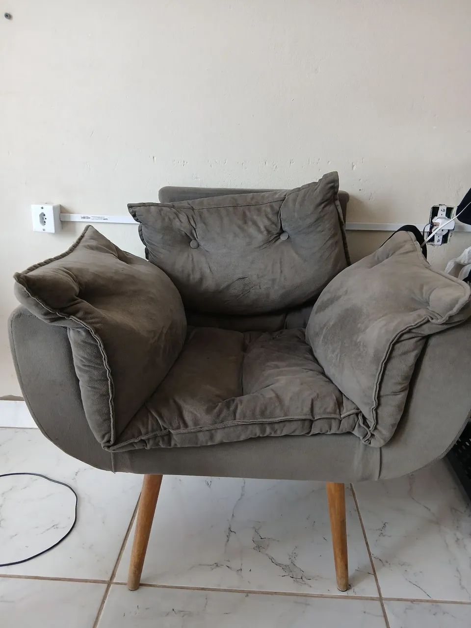 VENDO 3 CADEIRAS CONCERVADAS - Foto 3