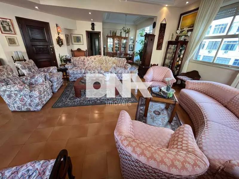 Apartamento - / Residencial / Copacabana