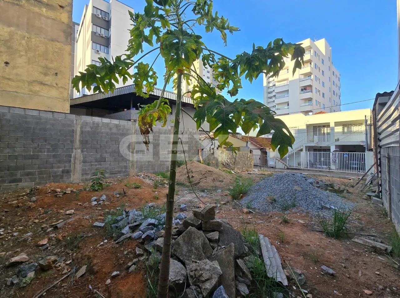 Terreno à Venda com 161,55 m² no Centro de Divinópolis MG. - Foto 4