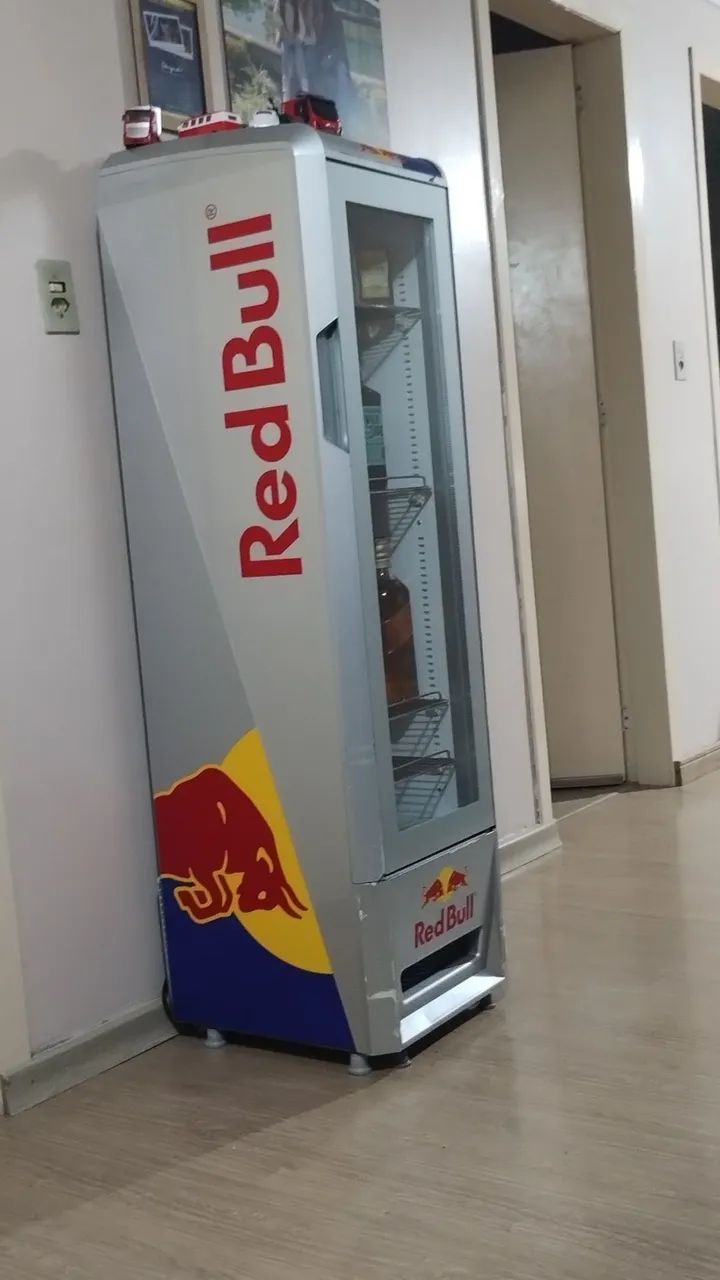 Geladeira da red bull