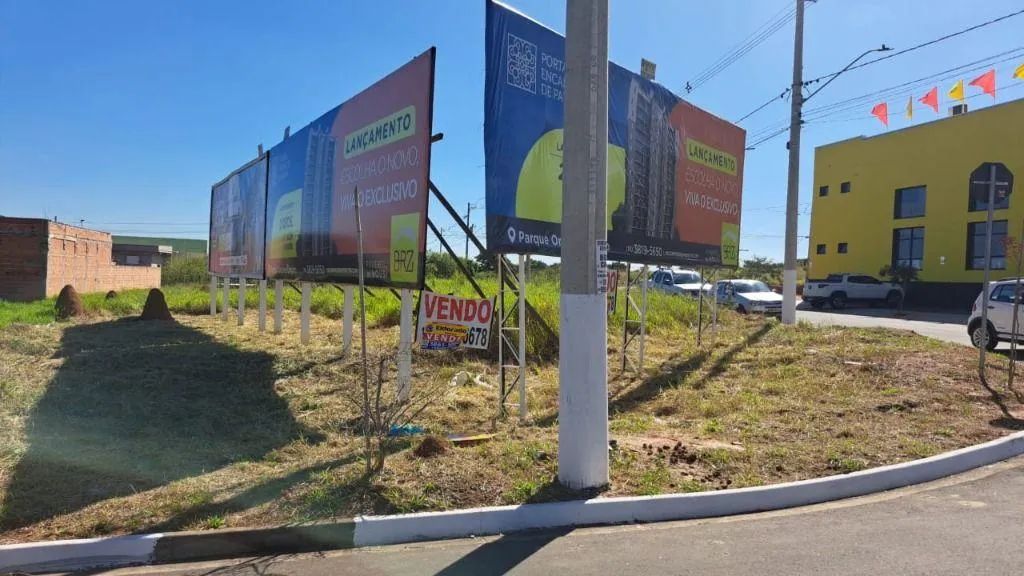 Terreno à venda em Hortolândia, Vila Real