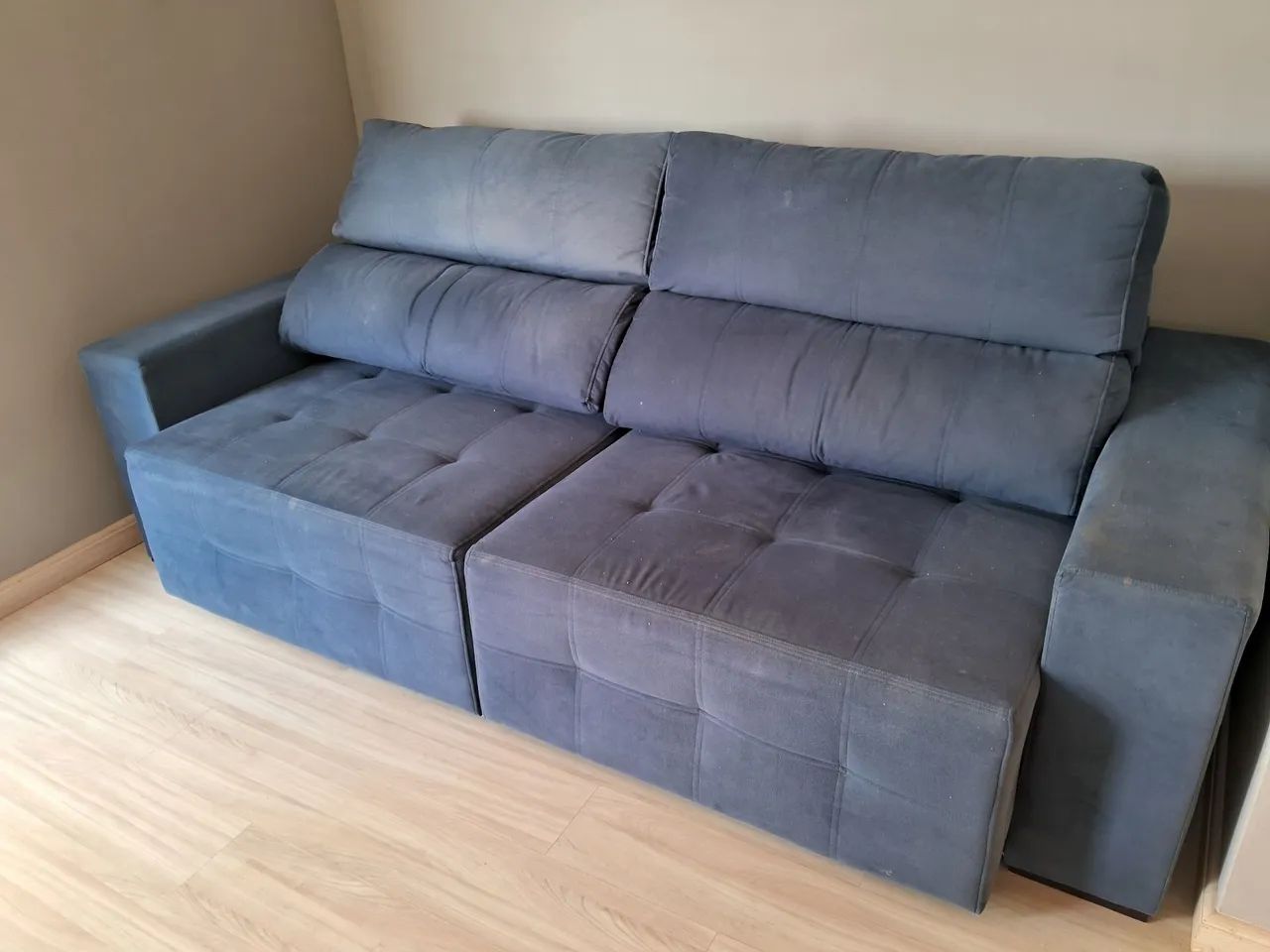 NAVY BLUE SUEDE RECLINING SOFA467354011473039360