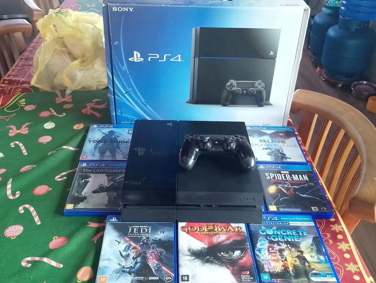 PLAYSTATION 4