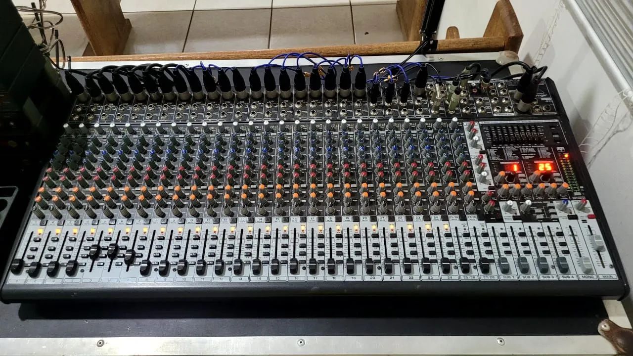 Mesa de  Som Behringer FX 3242 - Foto 3