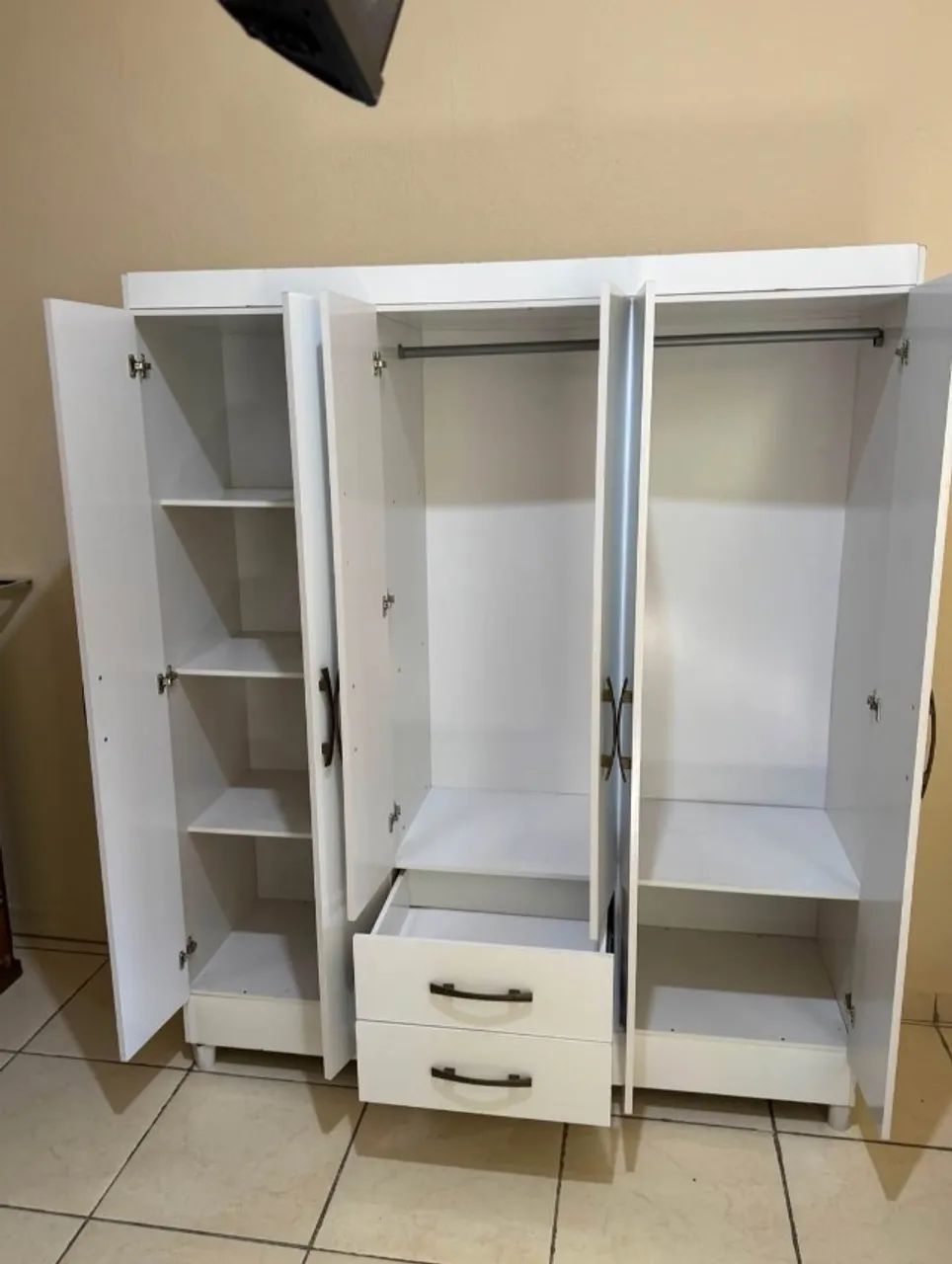 Guarda Roupas Casal Com Espelho (Produto Novo)