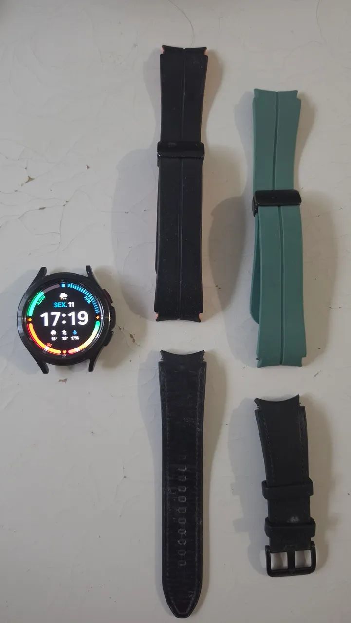 Samsung Galaxy Watch 4 Classic 42mm LTE - R$ 400