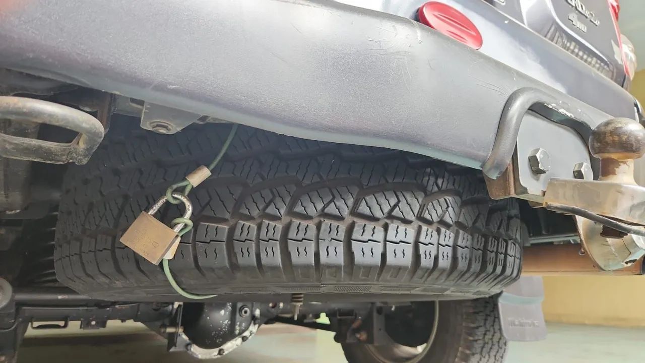 Mahindra Scorpio SCORPIO GLX SUV 2.6 TB Diesel CRDe 4WD 2009