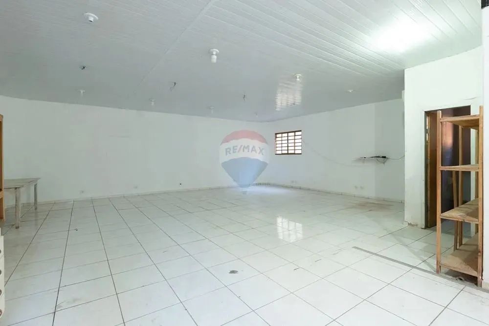 Salão Versátil em Umuarama: Oportunidade Única! - Foto 9