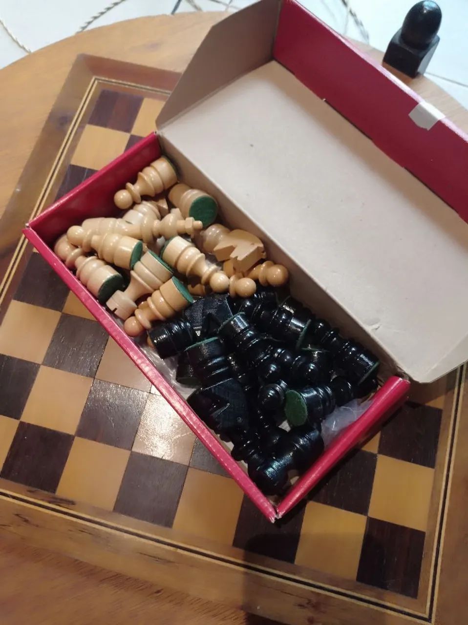 Xadrez tabuleiro em marchetaria + jogo de peças Boticceli  - Foto 2