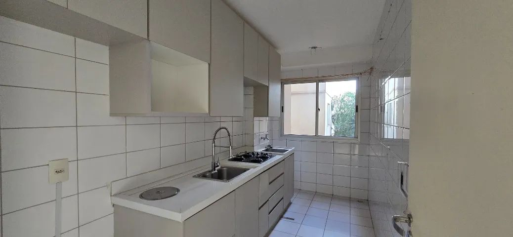 Apartamento No Setor Fama 3Qs com armários - Foto 2
