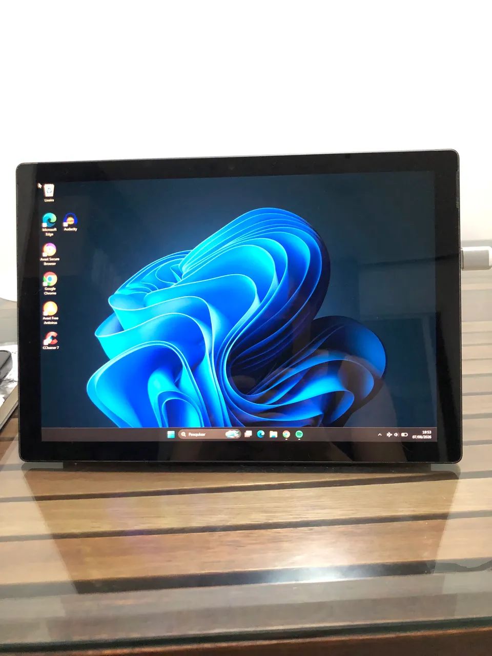 Microsoft Surface Pro 7 Tablet Intel Core i5, 8GB RAM, 256 GB SSD, 12.3? (2736 x 1824) - Foto 2