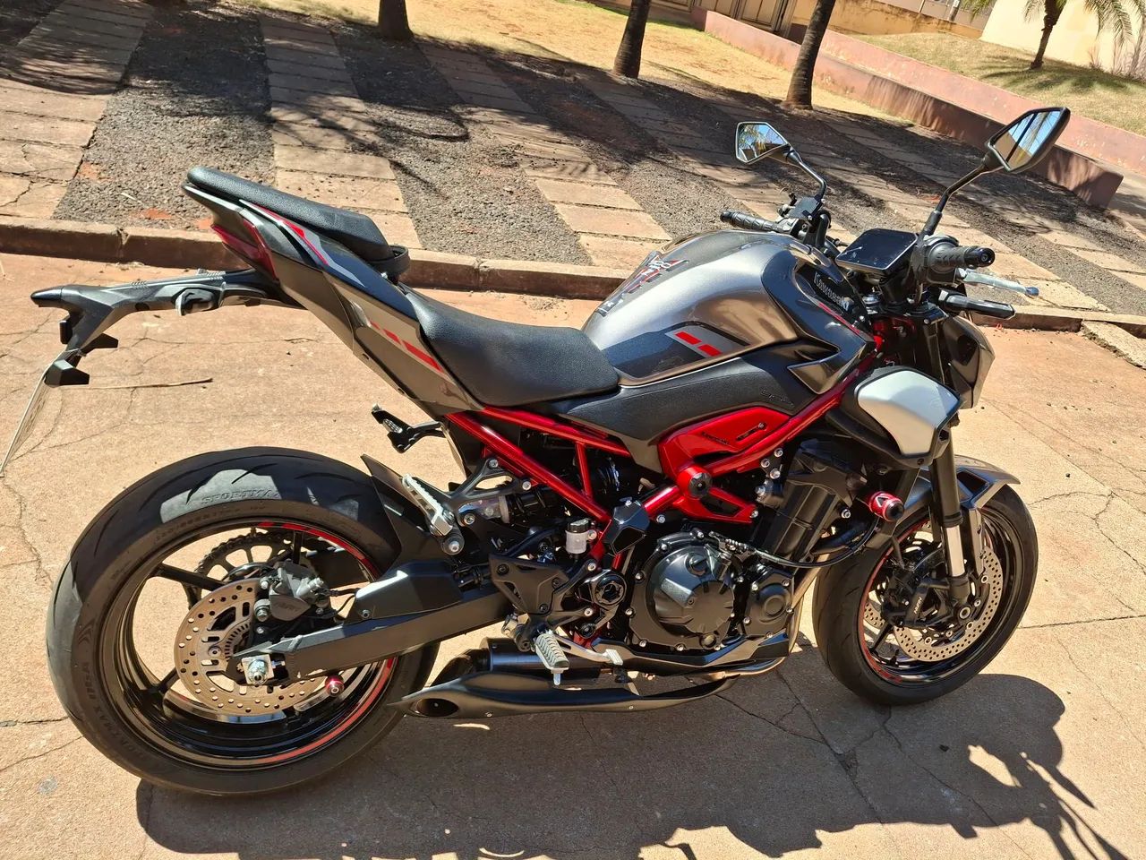 Kawasaki Z900 - Foto 2