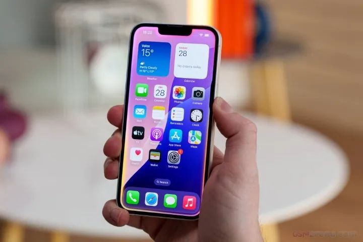 IPHONE 16 E