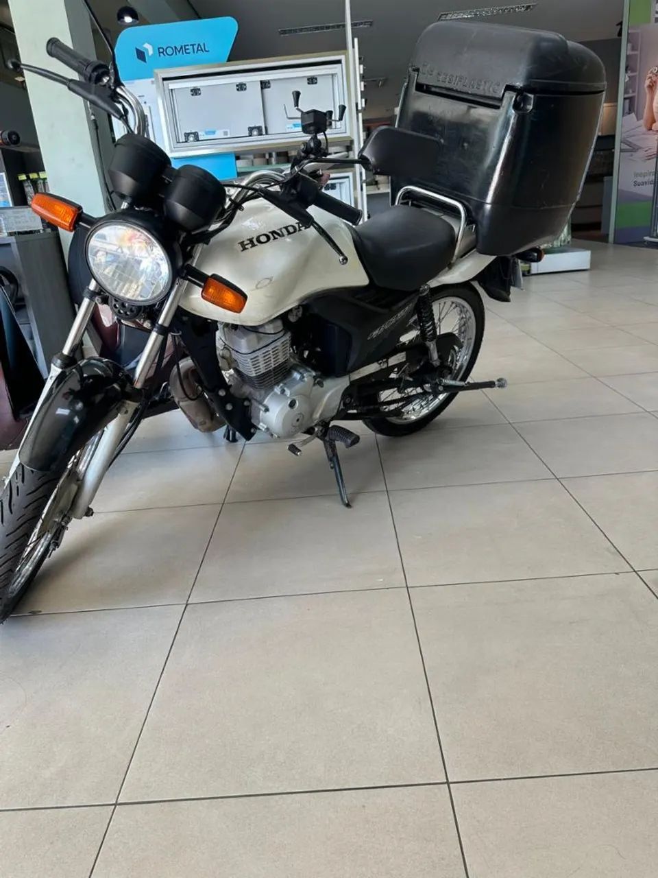 honda Cg cargo com baú fixo - Foto 2