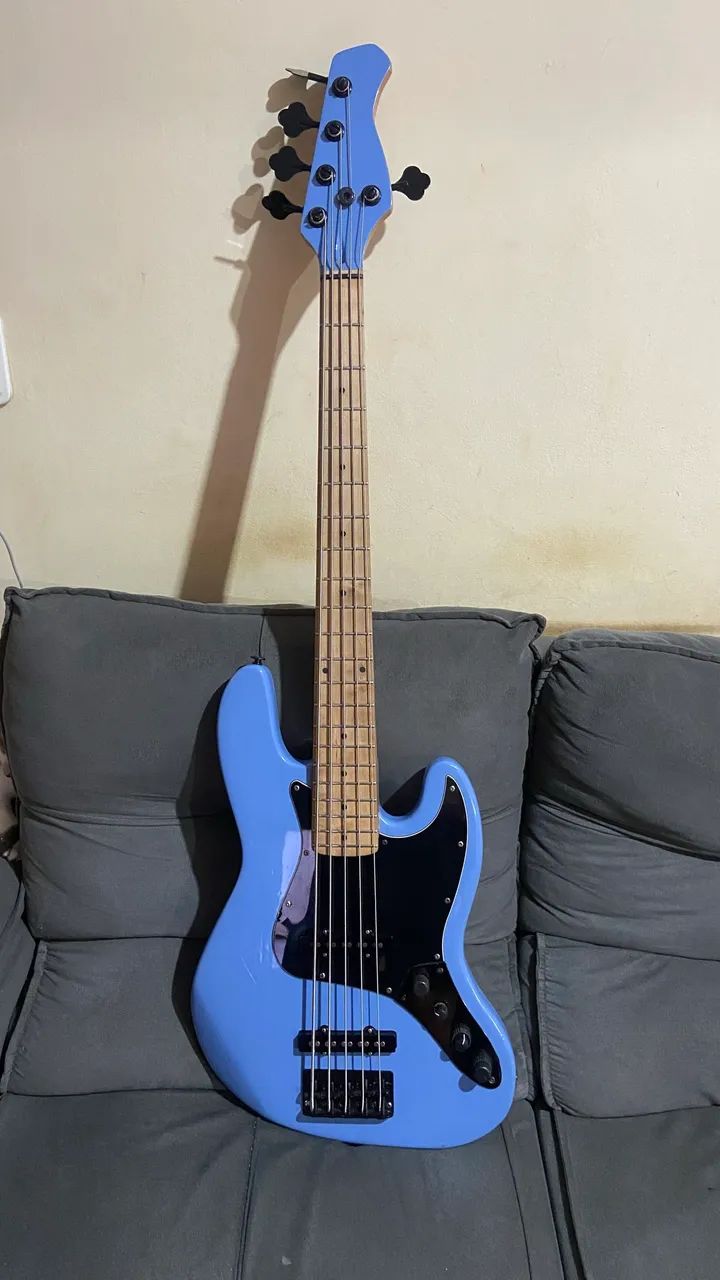 Baixo Luthier c/ circ EMG BQS