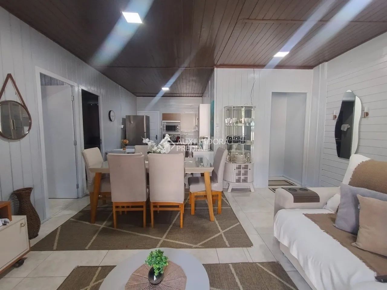 Casa reformada e mobiliada à venda na Pinheira