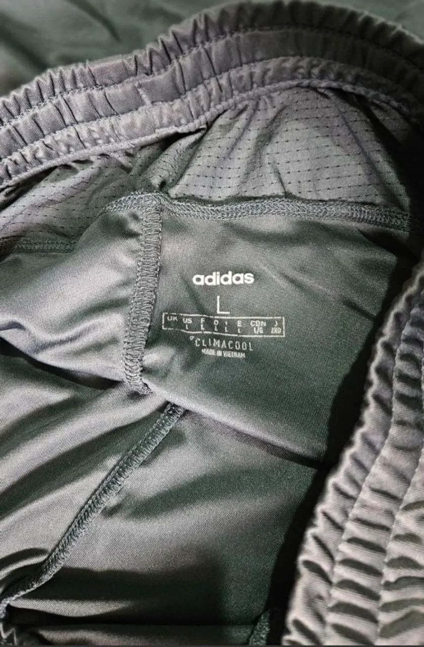 Bermuda Adidas 3 listras ORIGINAL - Foto 3