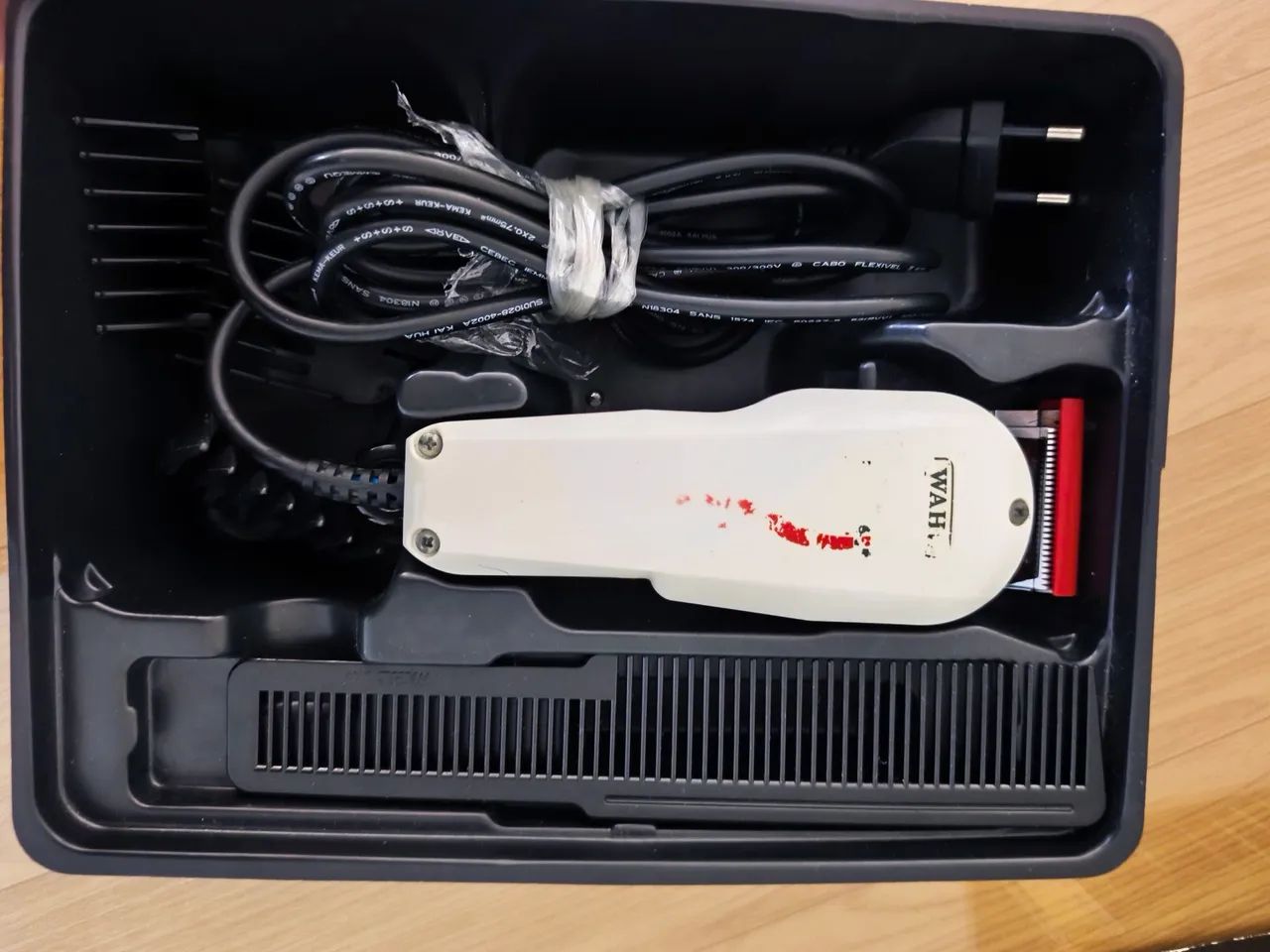 Desapego Máquina de cortar cabelo Wahl Pro Basic 