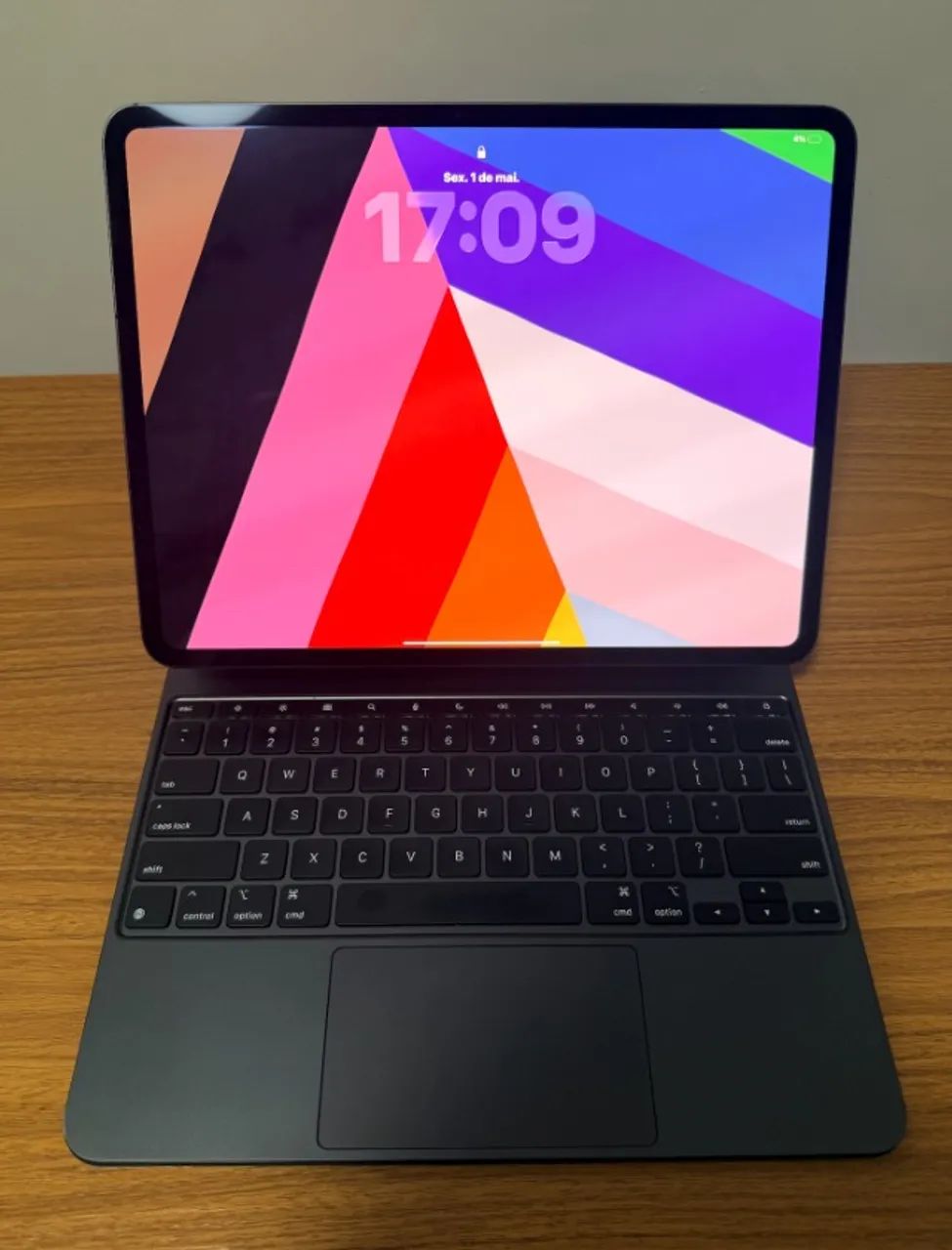 iPad Pro 13 M4 256GB Wi-Fi + Cellular - NÃO INCLUI O TECLADO E