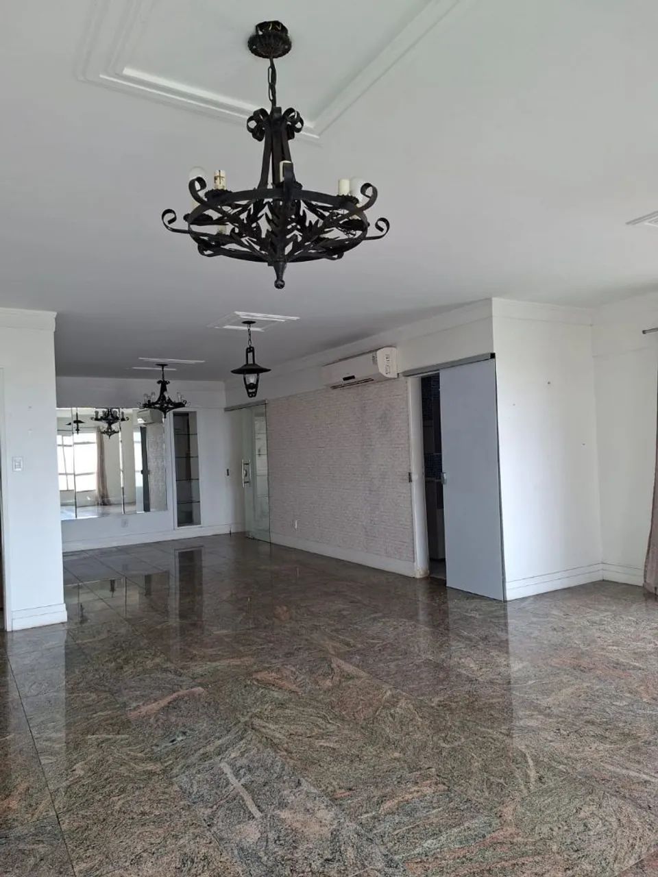 ALUGO APARTAMENTO PONTA D'AREIA 