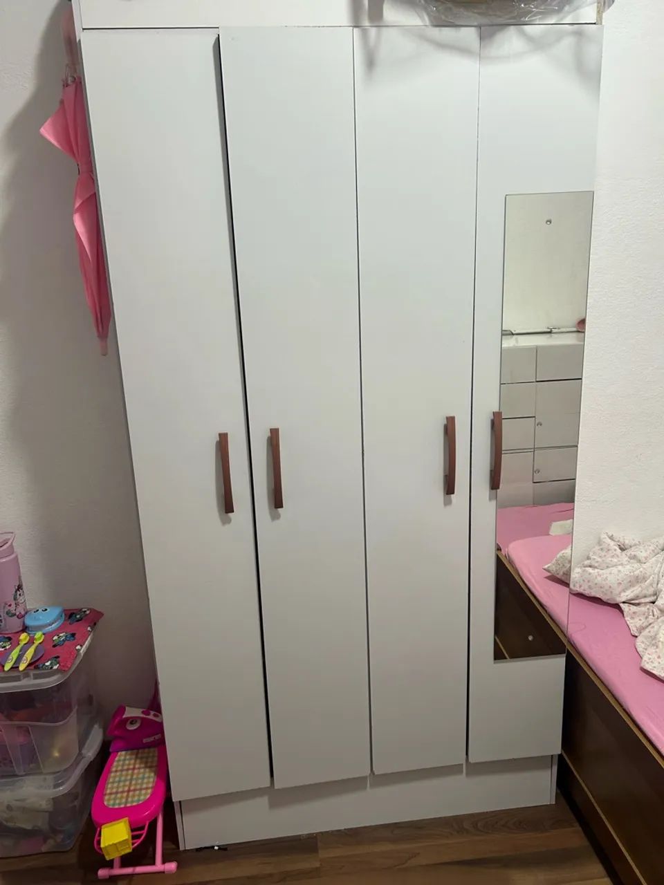 Guarda roupa 4 portas