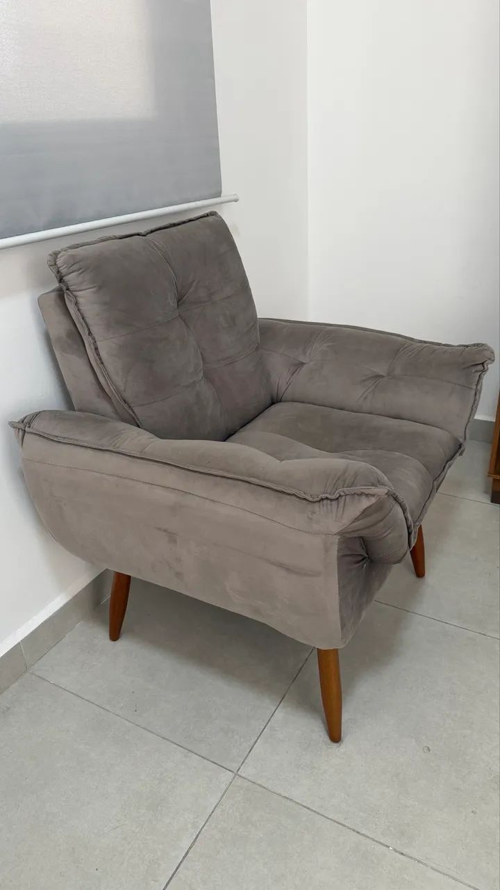 Poltrona Decorativa Cinza | Muito Confortável | Excelente Estado - Foto 2