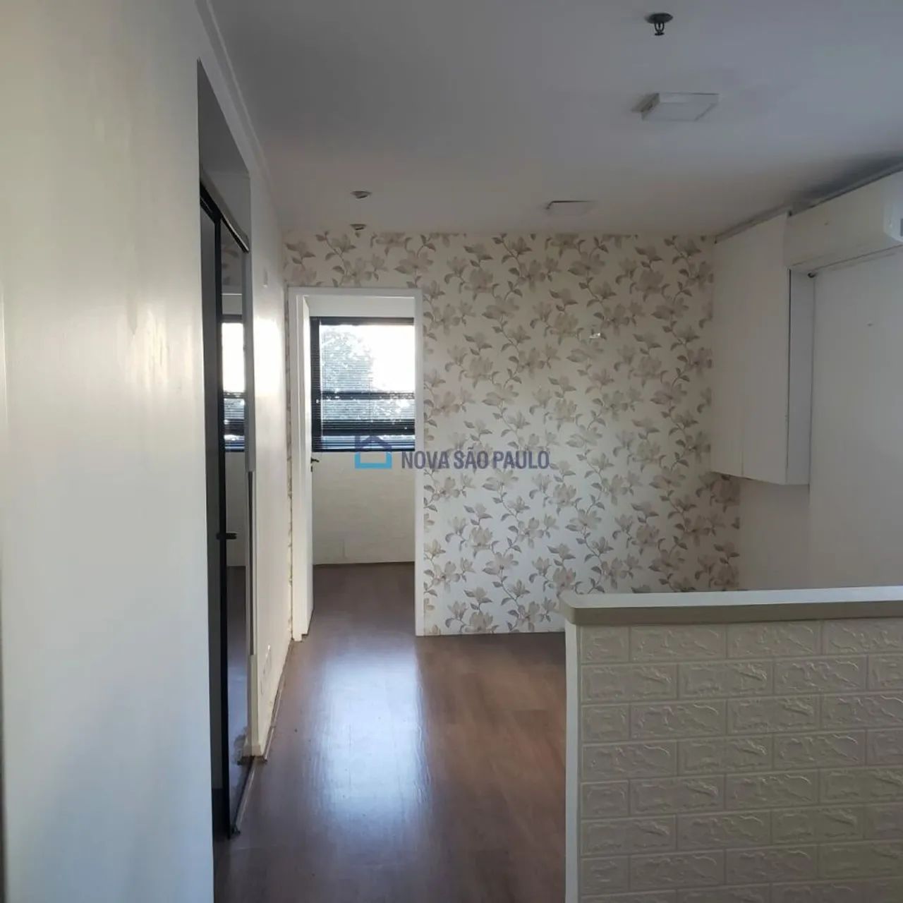 Conjunto comercial à venda na Vila Mariana - 2 salas e 1 vaga de garagem.
