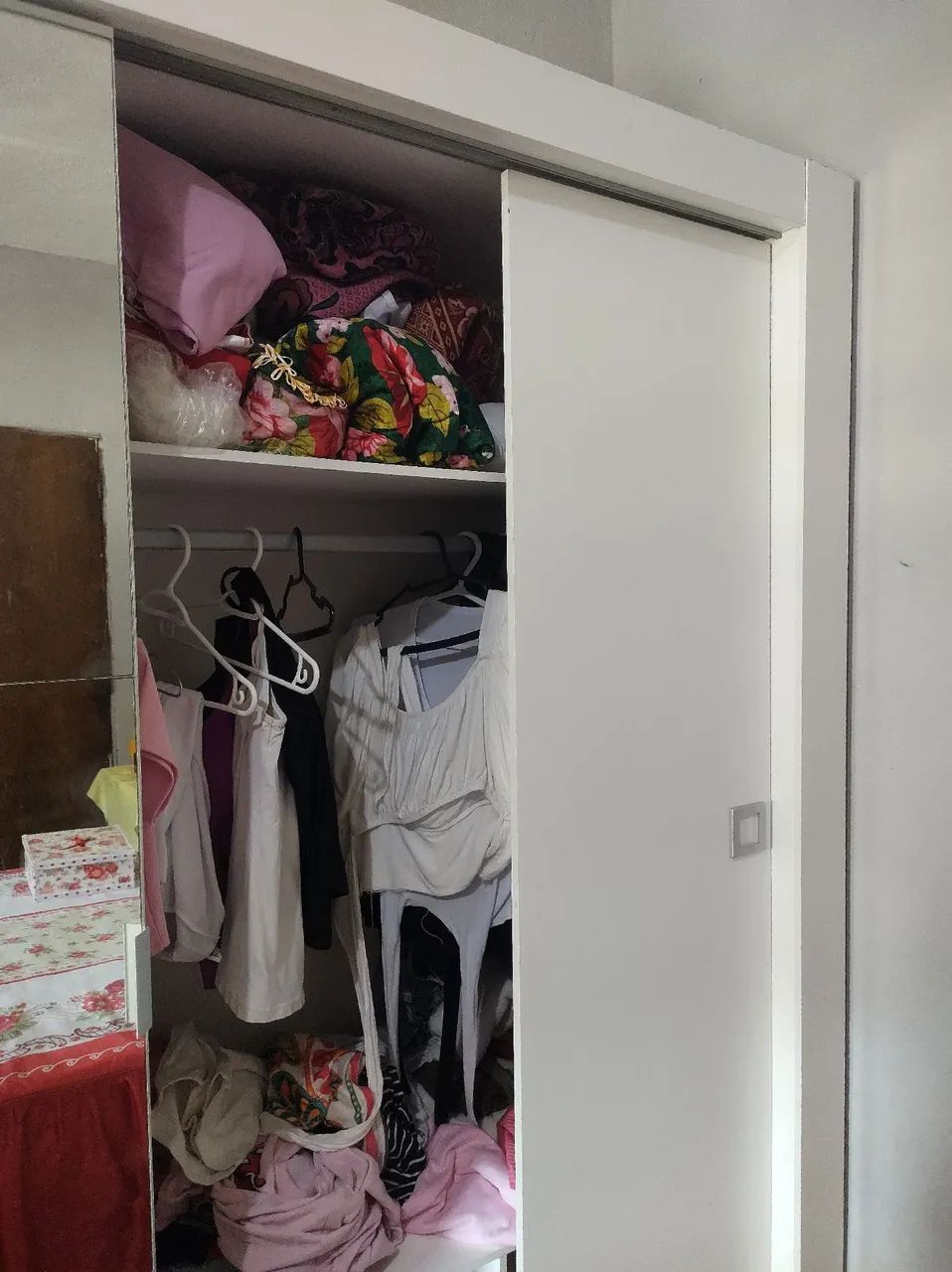 Guarda roupa Solteiro 3 portas de correr  com espelho sem gavetas - Foto 4