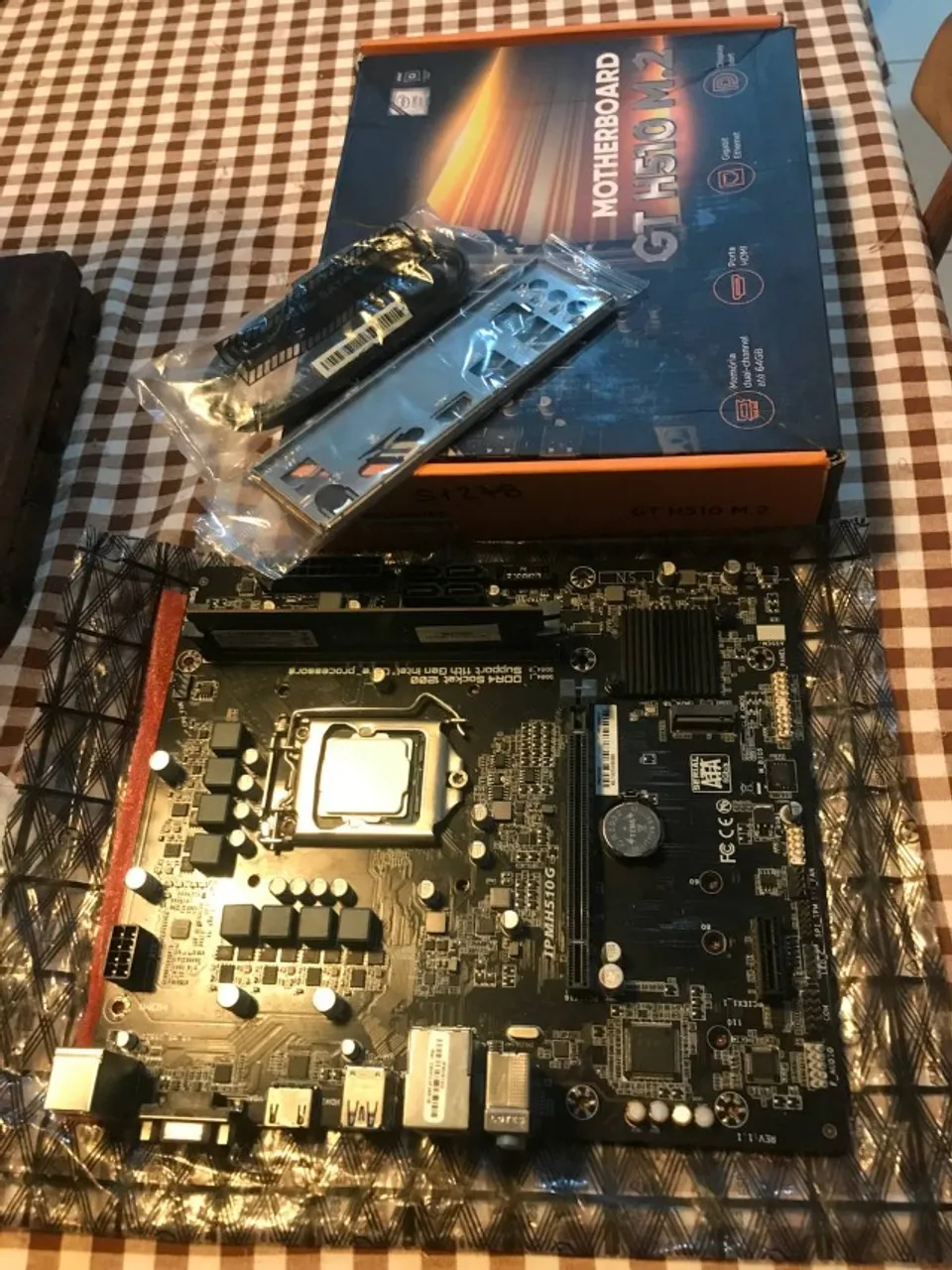Kit i7 9700KF + placa mãe H310M + 2x8 Memória RAM 16GB 2666 MHz