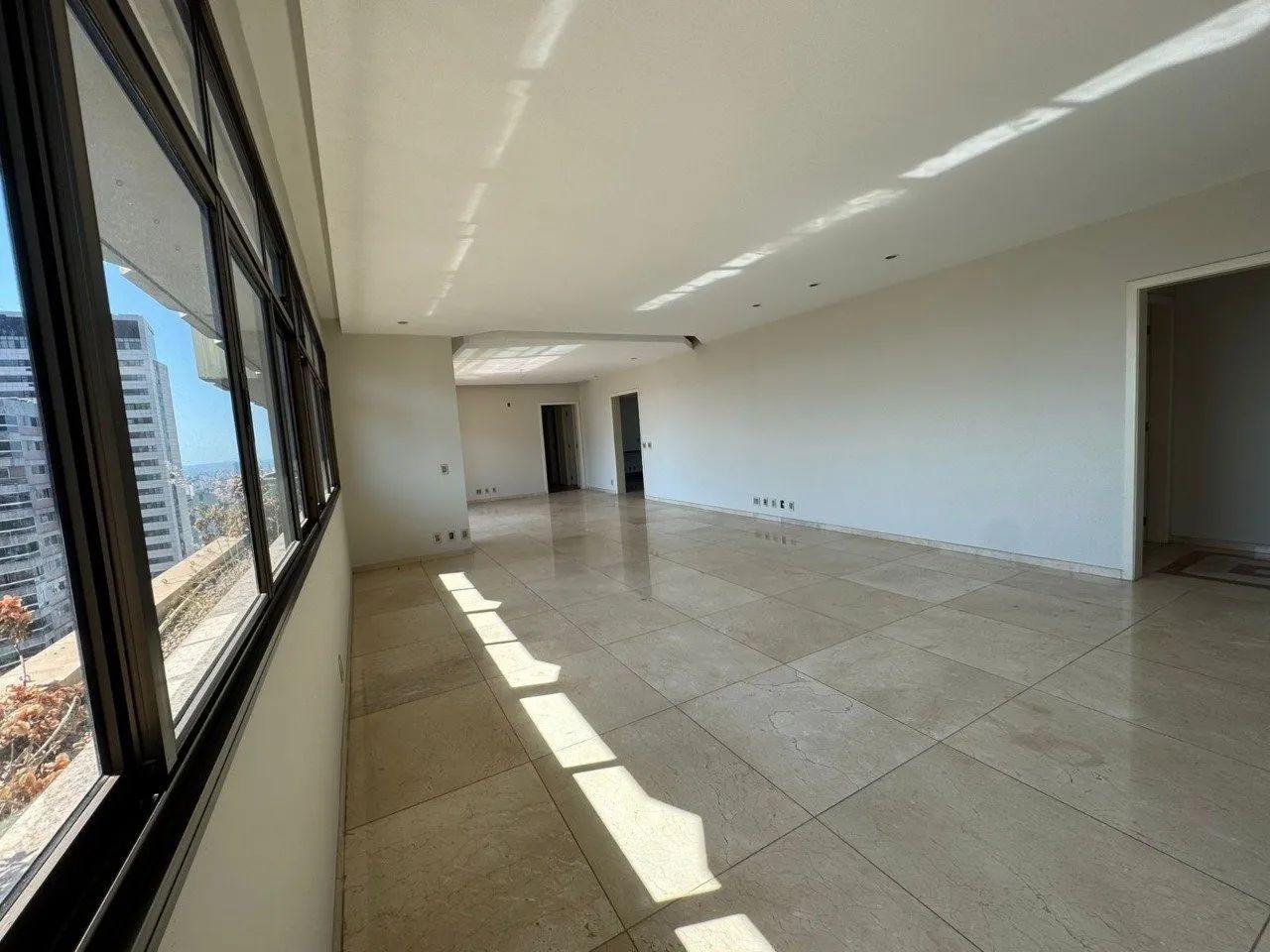 Cobertura com 5 Quartos para alugar 541m² - Funcionários