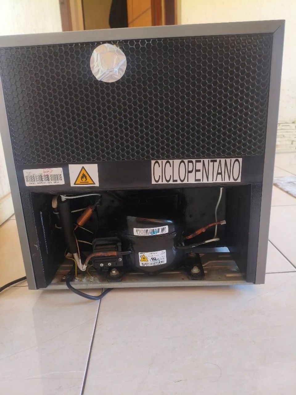 Frigobar Midea 45L Completo Seminovo - Foto 2