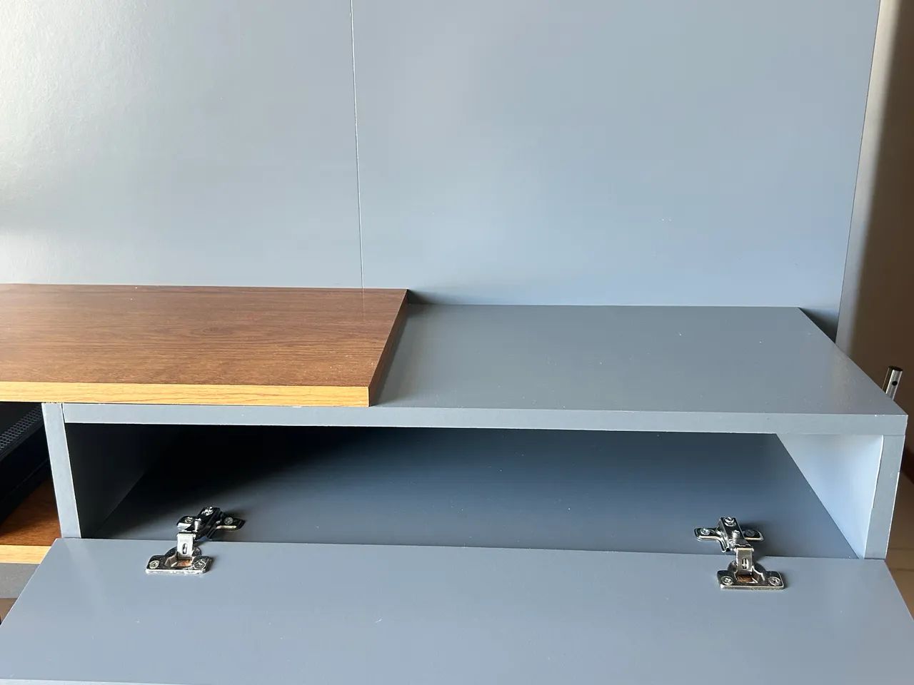 Painel Sala De Estar Até 50 Polegadas Com Porta Math - Cinza Com Nature - Foto 2