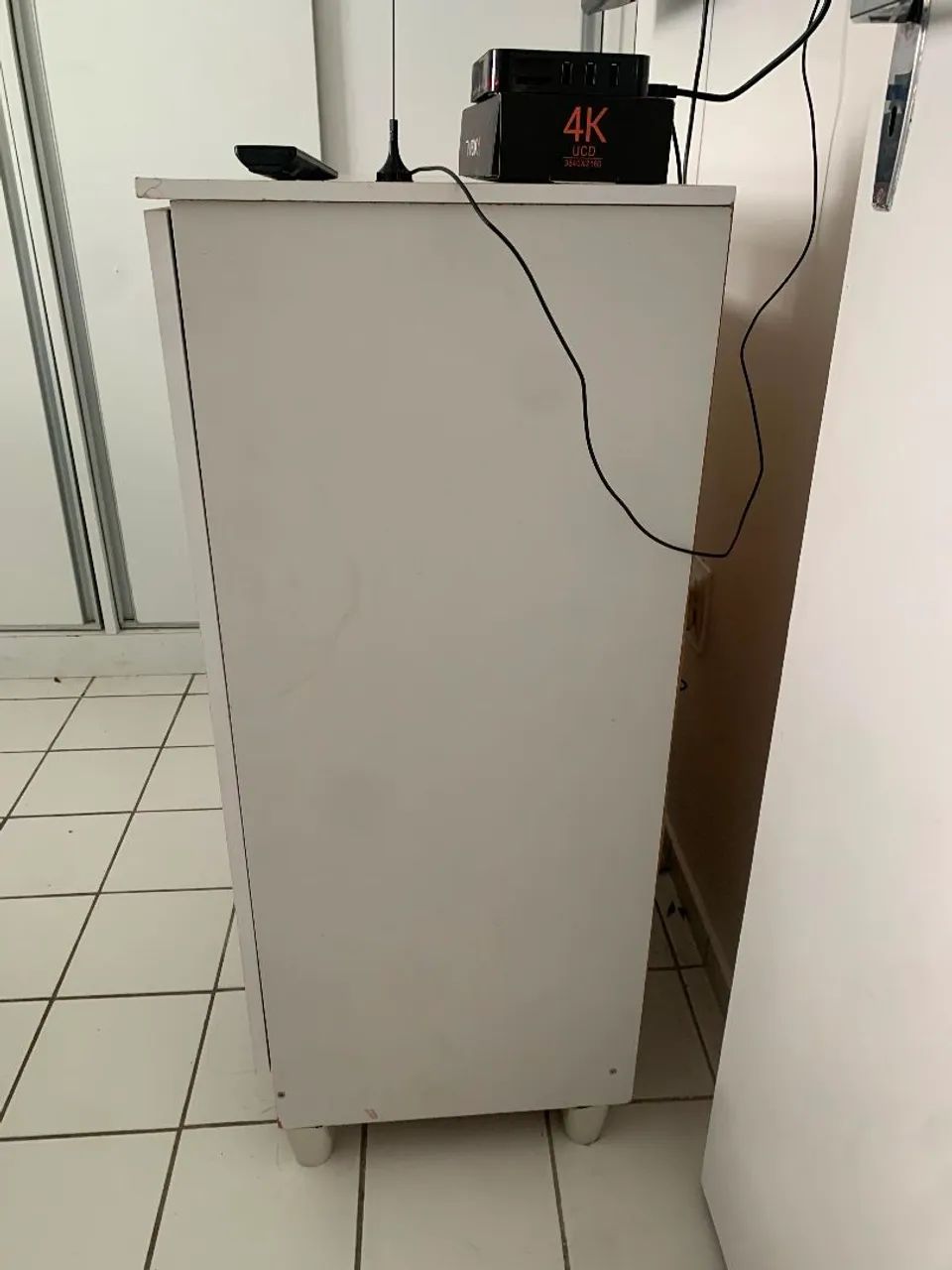 Cômoda Branca com 4 Gavetas e 1 Porta - Foto 4