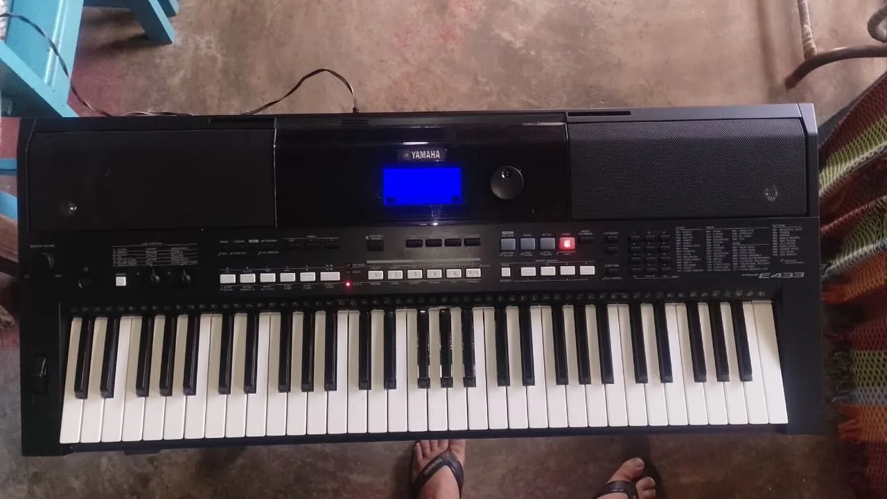 Teclado yamaha psr e433 novinho  - Foto 4
