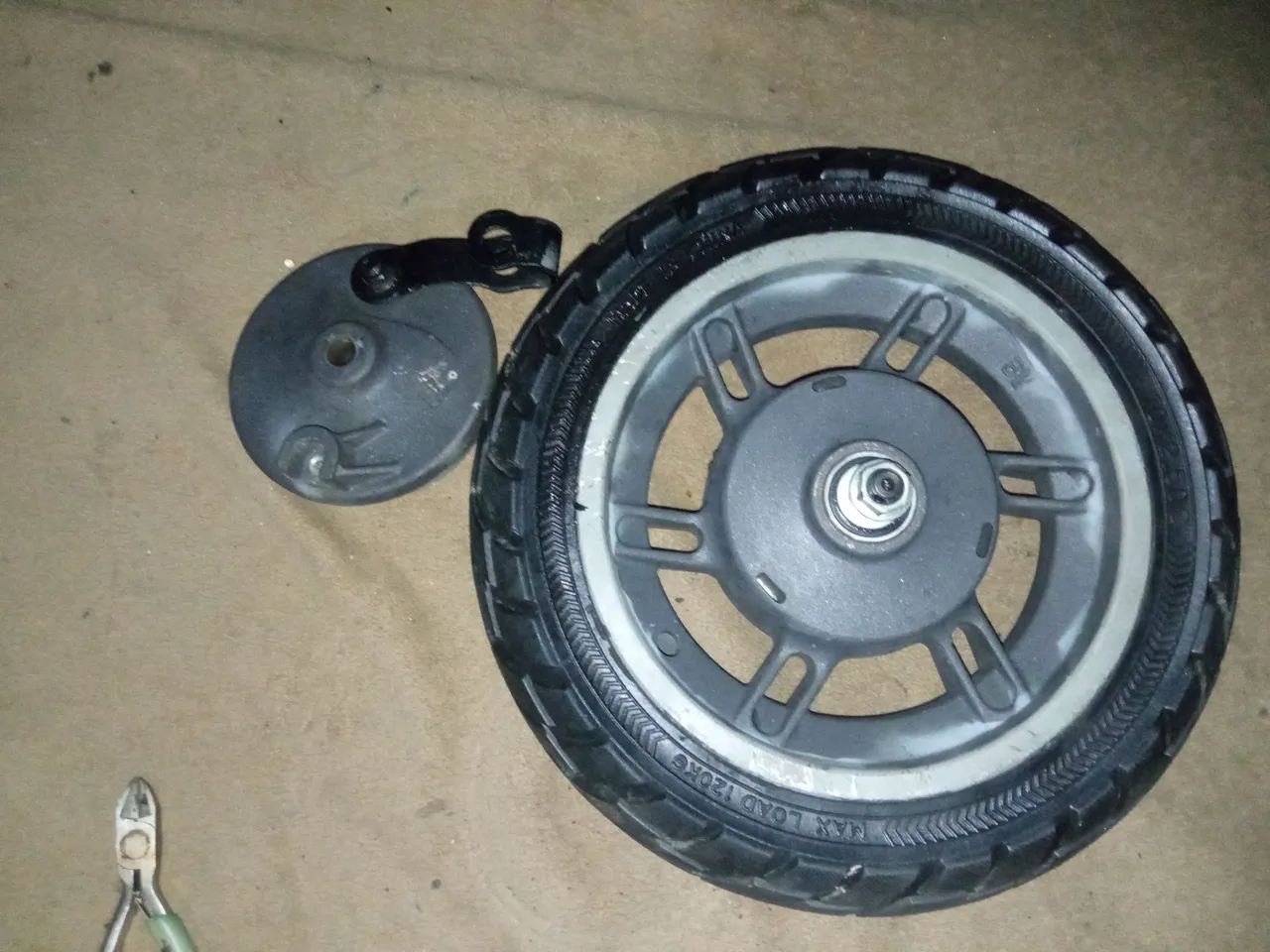 Roda 10 polegadas com freio a tambor 