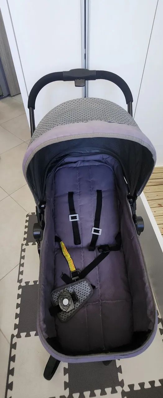 Vendo Carrinho Bebê Galzerano Moisés com bebê conforto - Foto 2