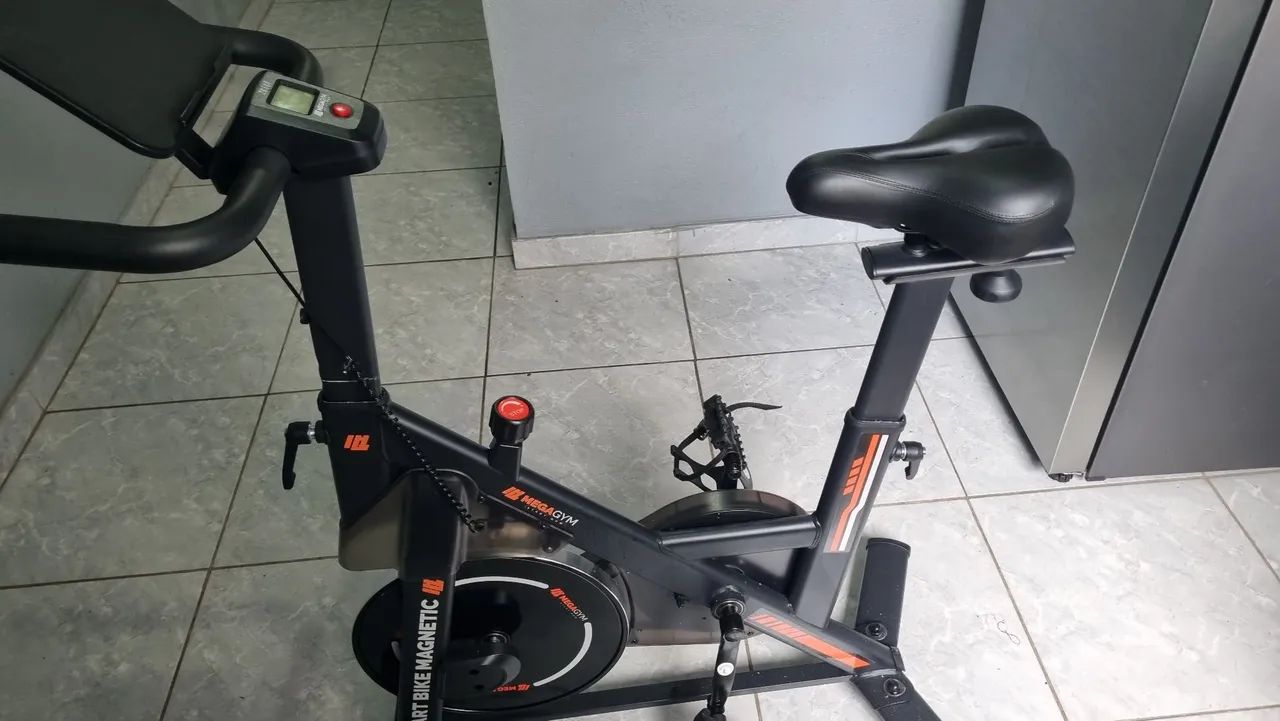 Bicicleta ergometrica spinning suporta até 125kg - Foto 4