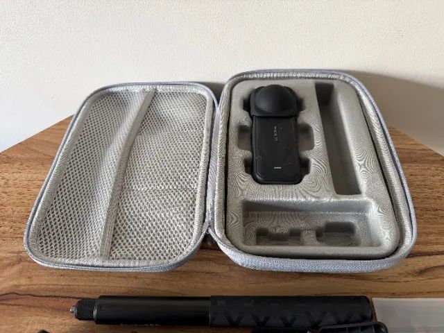 Camara de Ação X5 Insta360 Kit Essentials Bundle - Foto 4