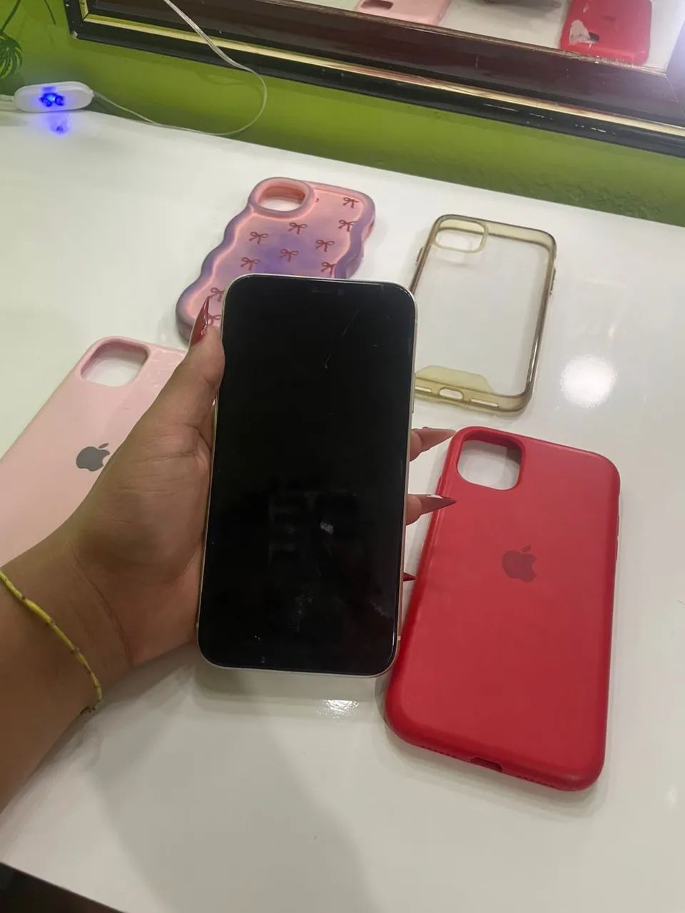 iPhone 11 usado com traseira quebrada.PREÇO NEGOCIÁVEL! - Foto 3
