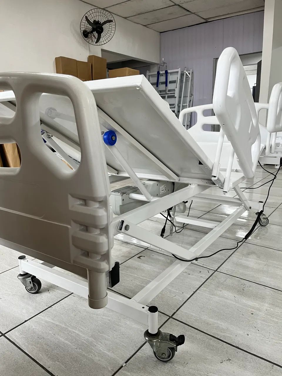 Cama hospitalar  Luxo motorizada  - Foto 4