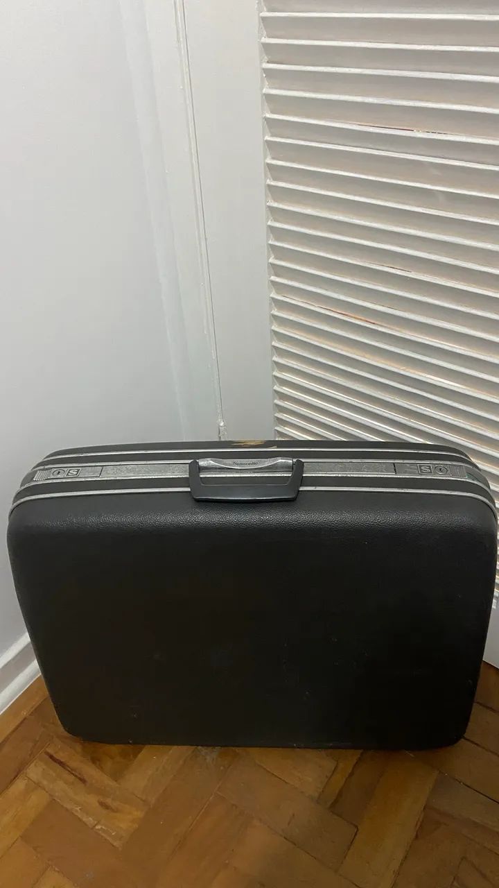 mala de viagem Silhouete  rígida clássica e vintage da renomada marca Samsonite.