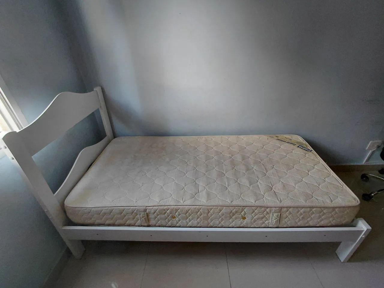 Cama de solteiro + Colchão de molas