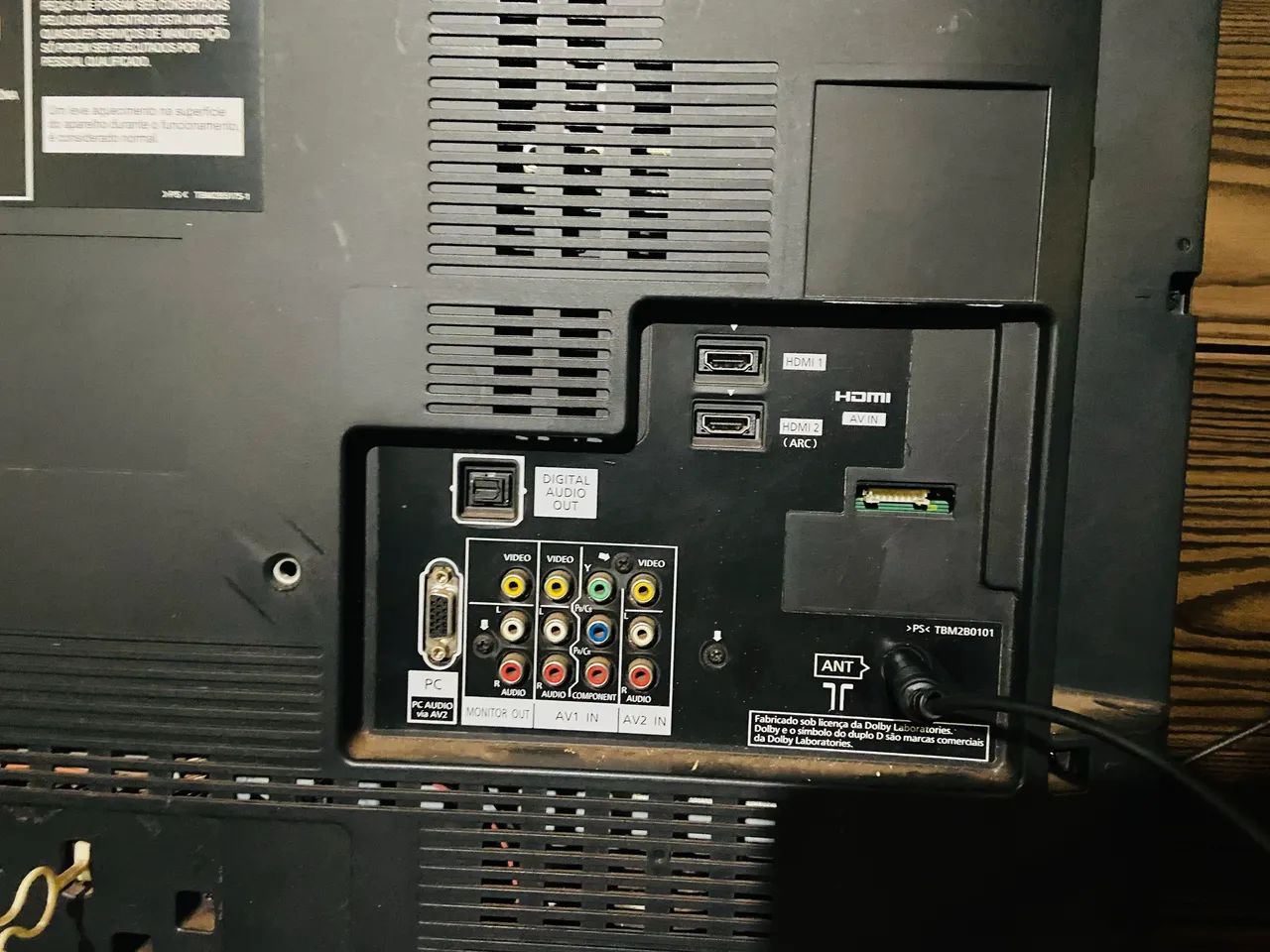 Panasonic TELEVISOR DE LCD MODELO: TC-L32 POLEGADAS  - Foto 3