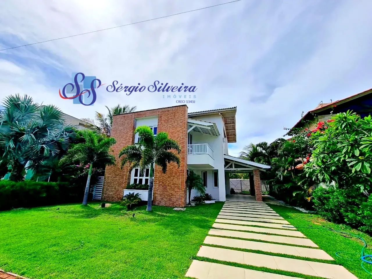 Excelente casa no Alphaville Fortaleza com 5 suítes.